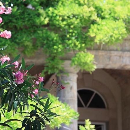 Cinq & Sept Hotel Roujan Zewnętrze zdjęcie